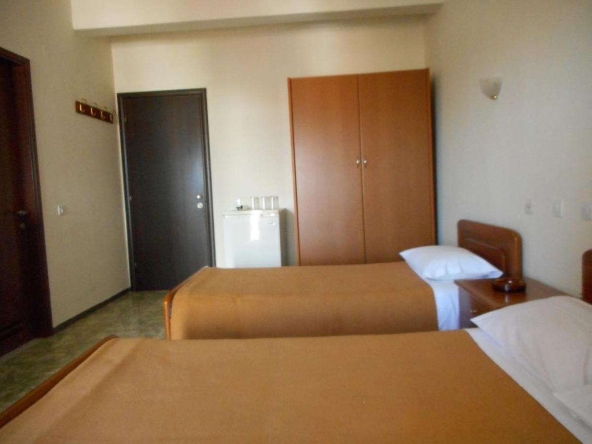 Parissas Hotel Tsotilion Ngoại thất bức ảnh