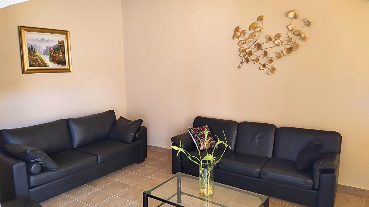 Parissas Hotel Tsotilion Ngoại thất bức ảnh