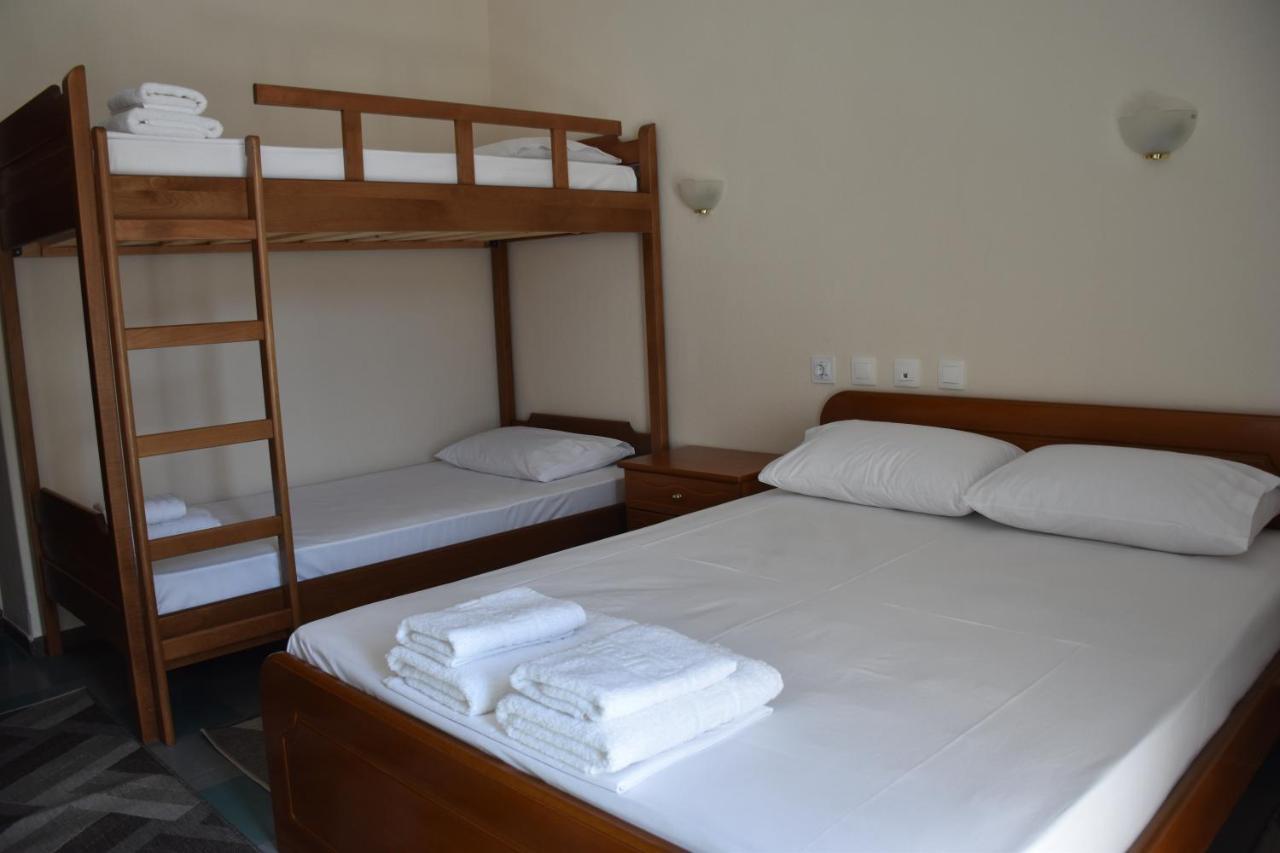 Parissas Hotel Tsotilion Ngoại thất bức ảnh